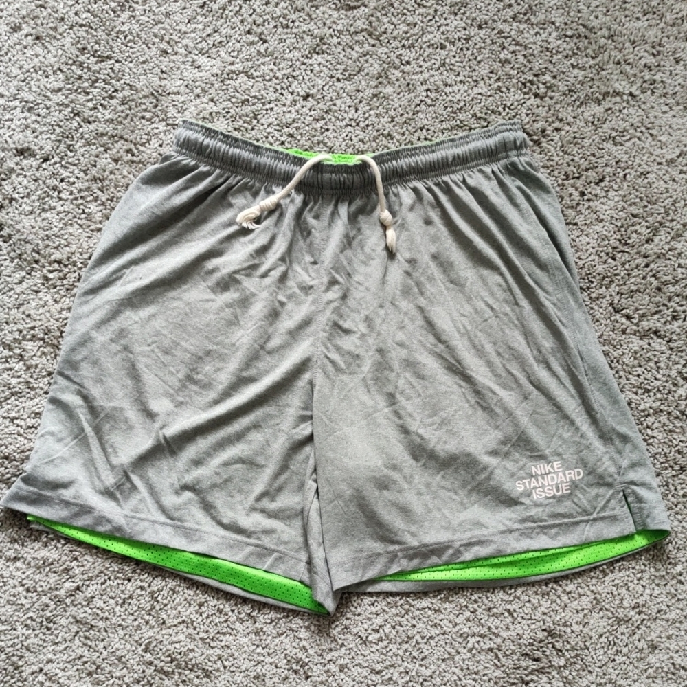 Nike Dri-FIT Standard Issue Men's Reversible 6" Basketball Shorts